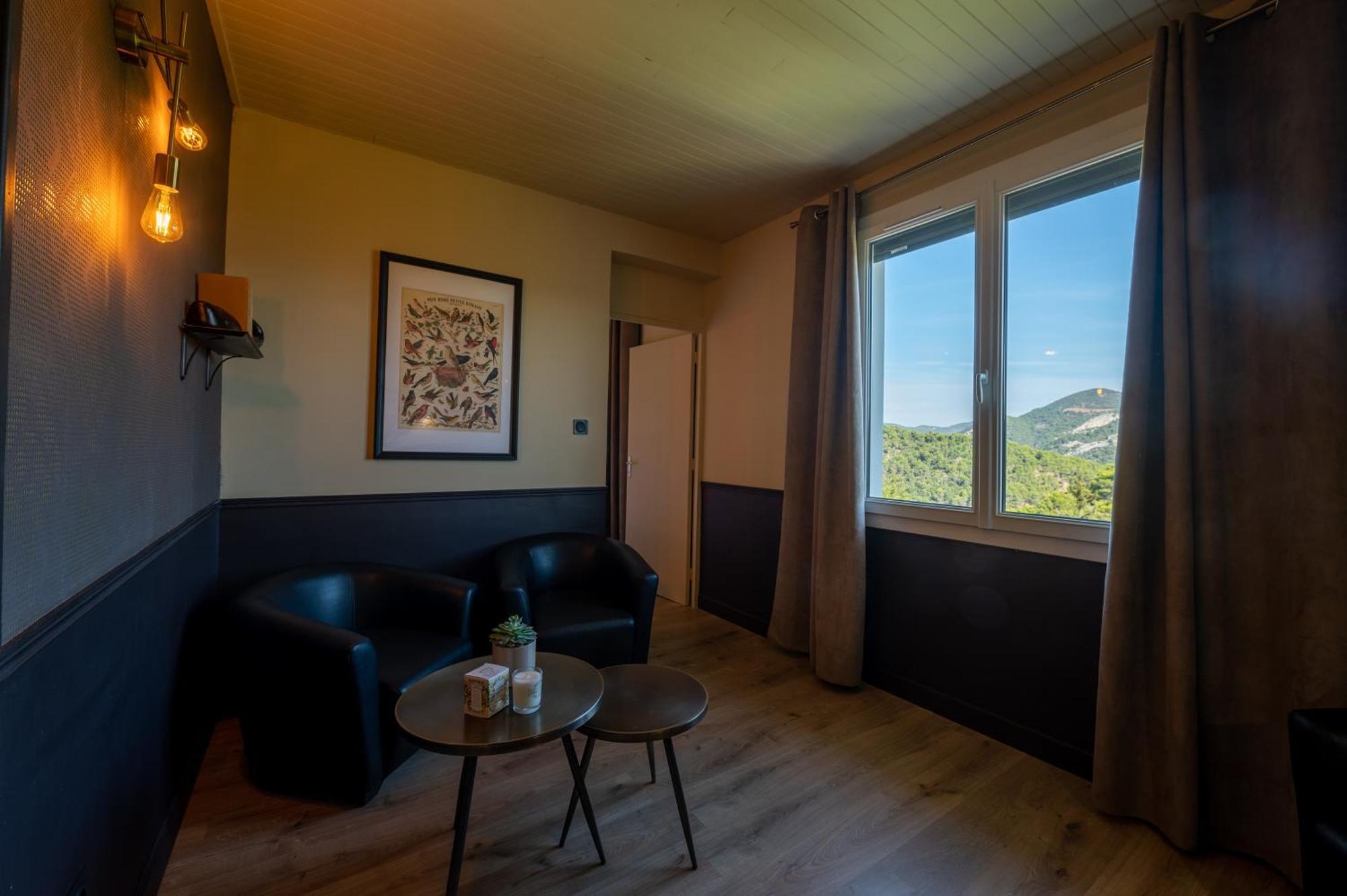 Logis Hotel Restaurant Le Plantevin Propiac Esterno foto